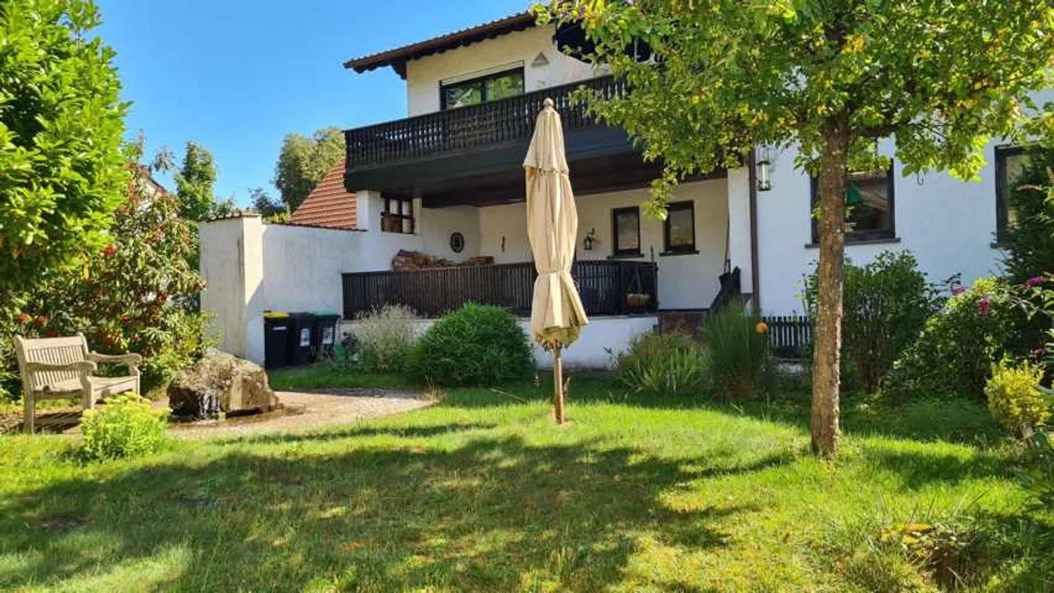 6 Zimmer Wohnung mit 170 m² in Homburg – Bild 3