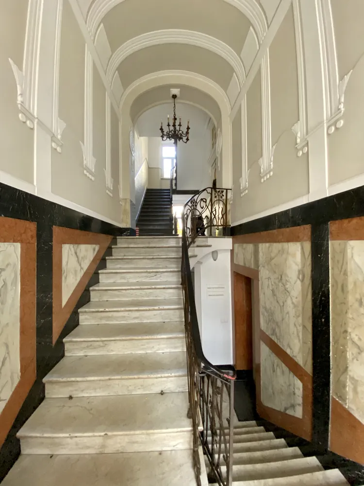 5 Zimmer Wohnung mit 167 m² in Köln – Bild 1