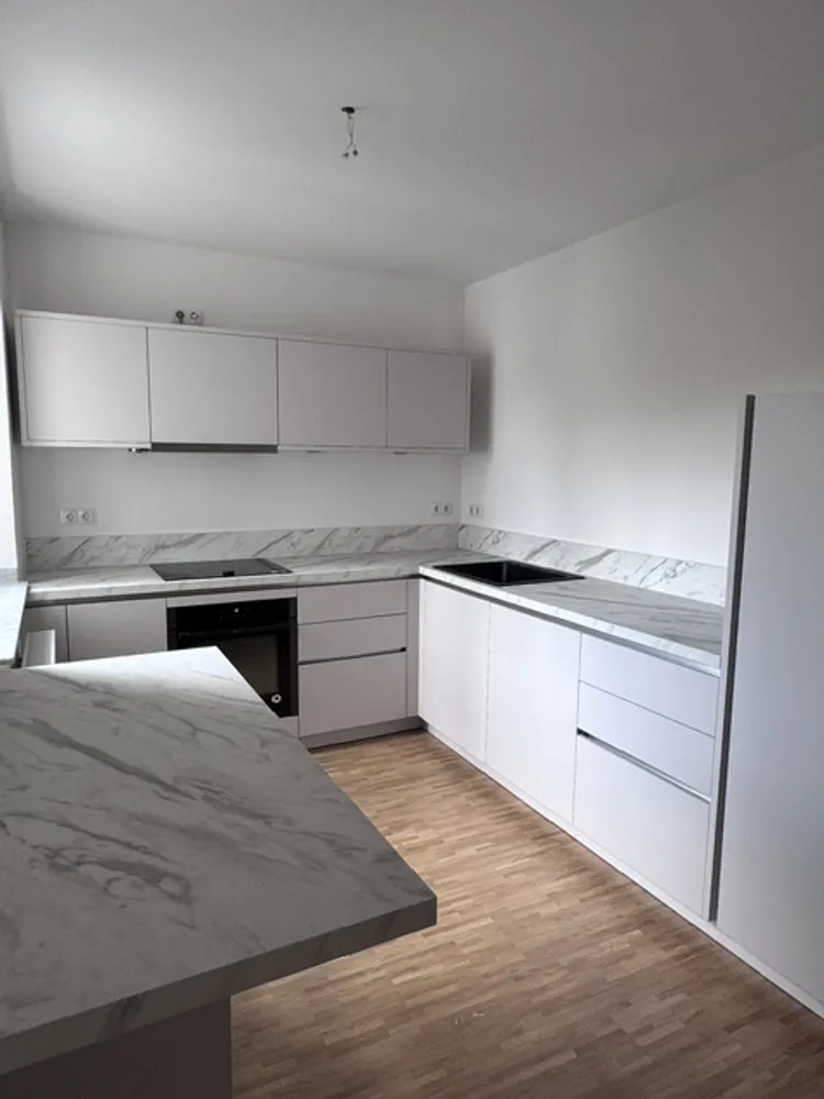 2 Zimmer Wohnung mit 107 m² in Köln – Bild 4