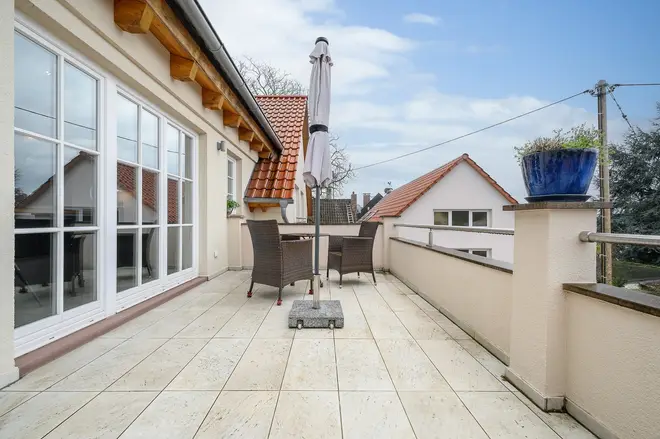 3 Zimmer Wohnung mit 160 m² in Frankfurt am Main – Bild 3