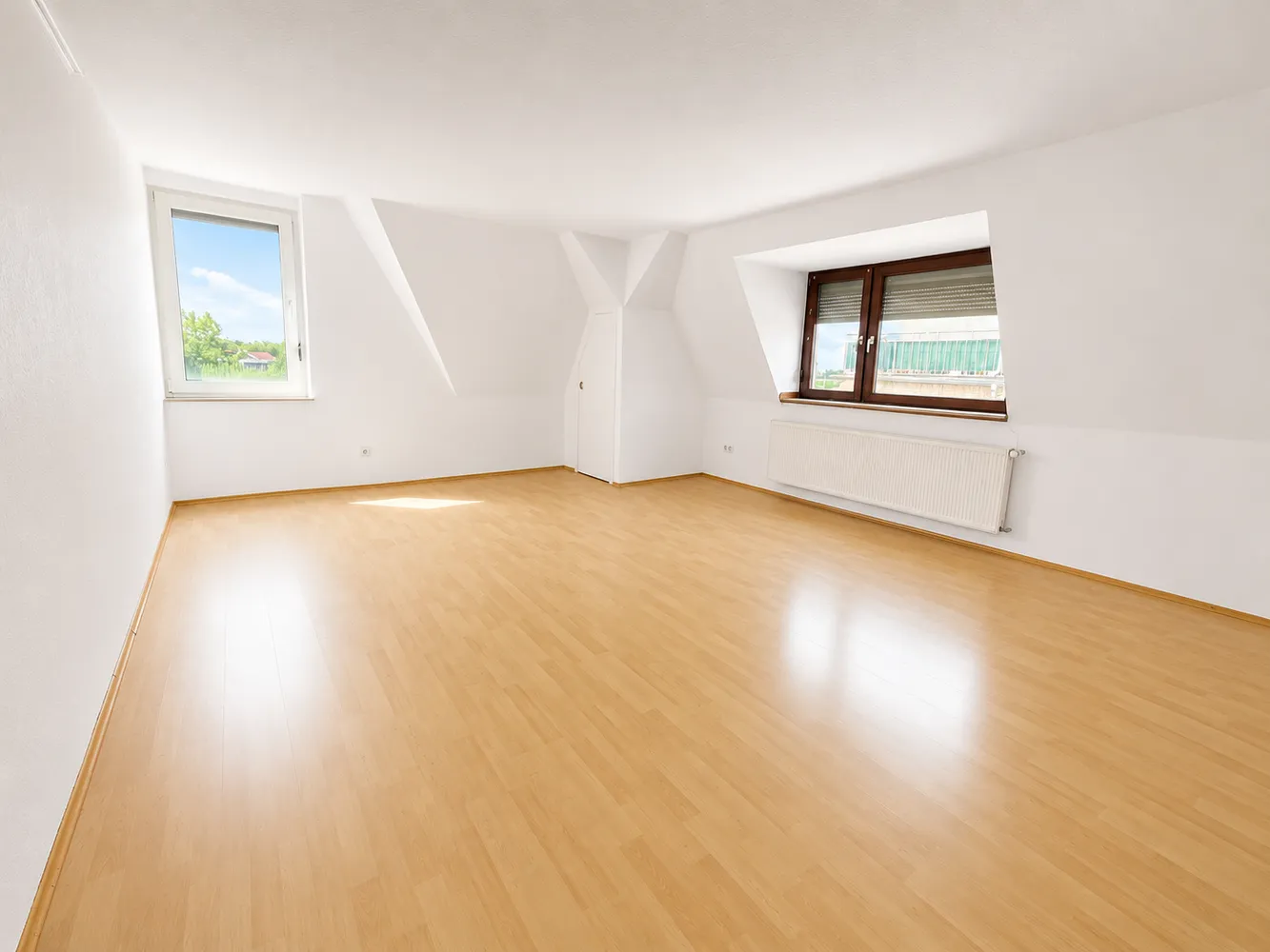 6 Zimmer Wohnung mit 160 m² in Oberhausen – Bild 1