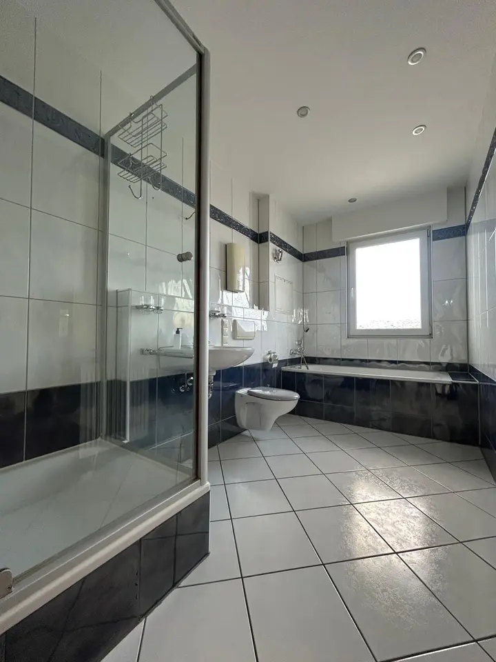 2 Zimmer Wohnung mit 74 m² in Duisburg – Bild 9