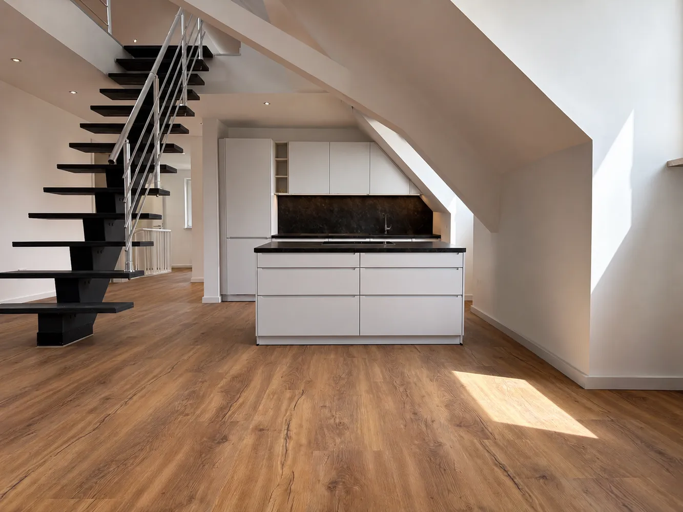 2 Zimmer Wohnung mit 106 m² in München – Bild 1