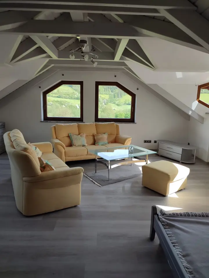 4 Zimmer Wohnung mit 100 m² in Sonneberg – Bild 10