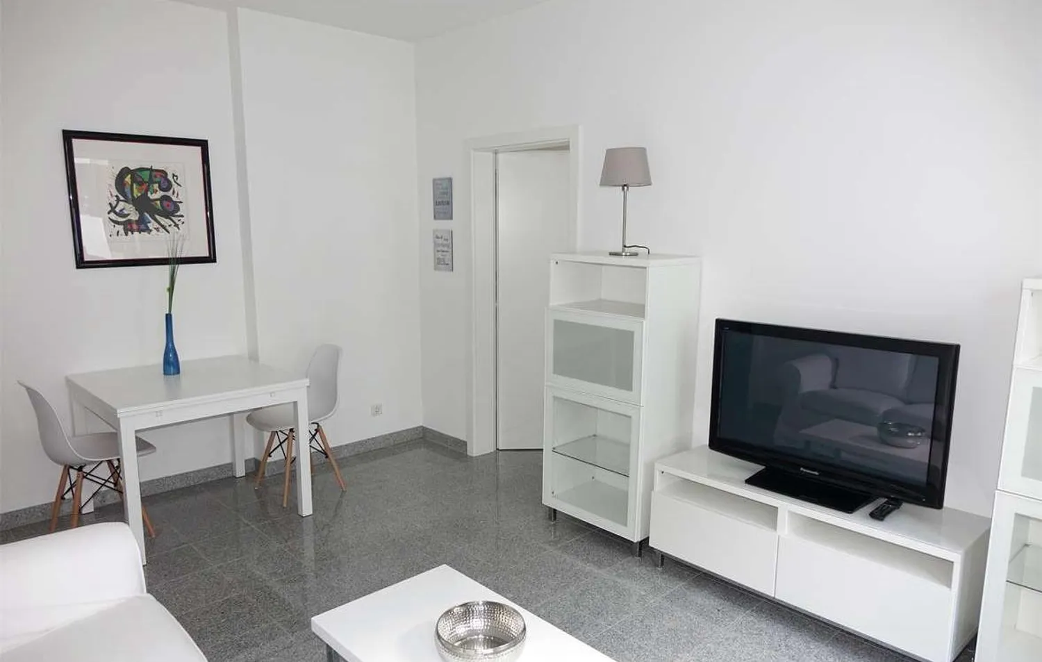 2 room apartment with 60 m² in Düsseldorf – Photo 1