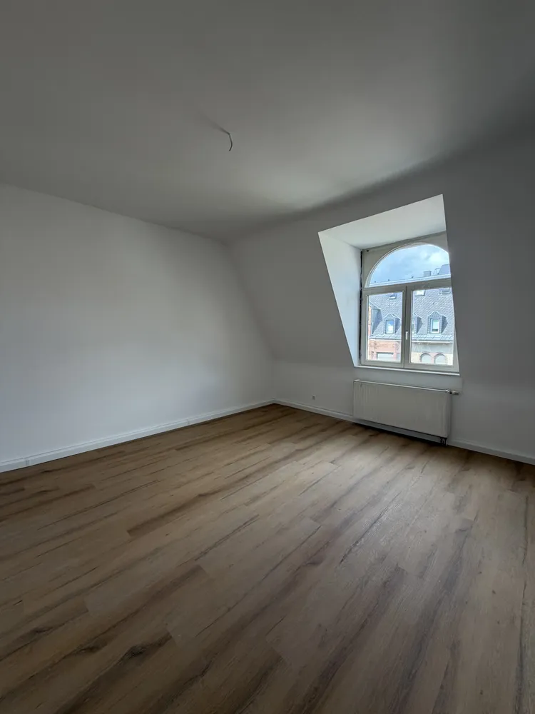 2 Zimmer Wohnung mit 80 m² in Karlsruhe – Bild 1