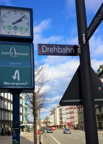 2 Zimmer Wohnung mit 93 m² in Hamburg – Bild 3