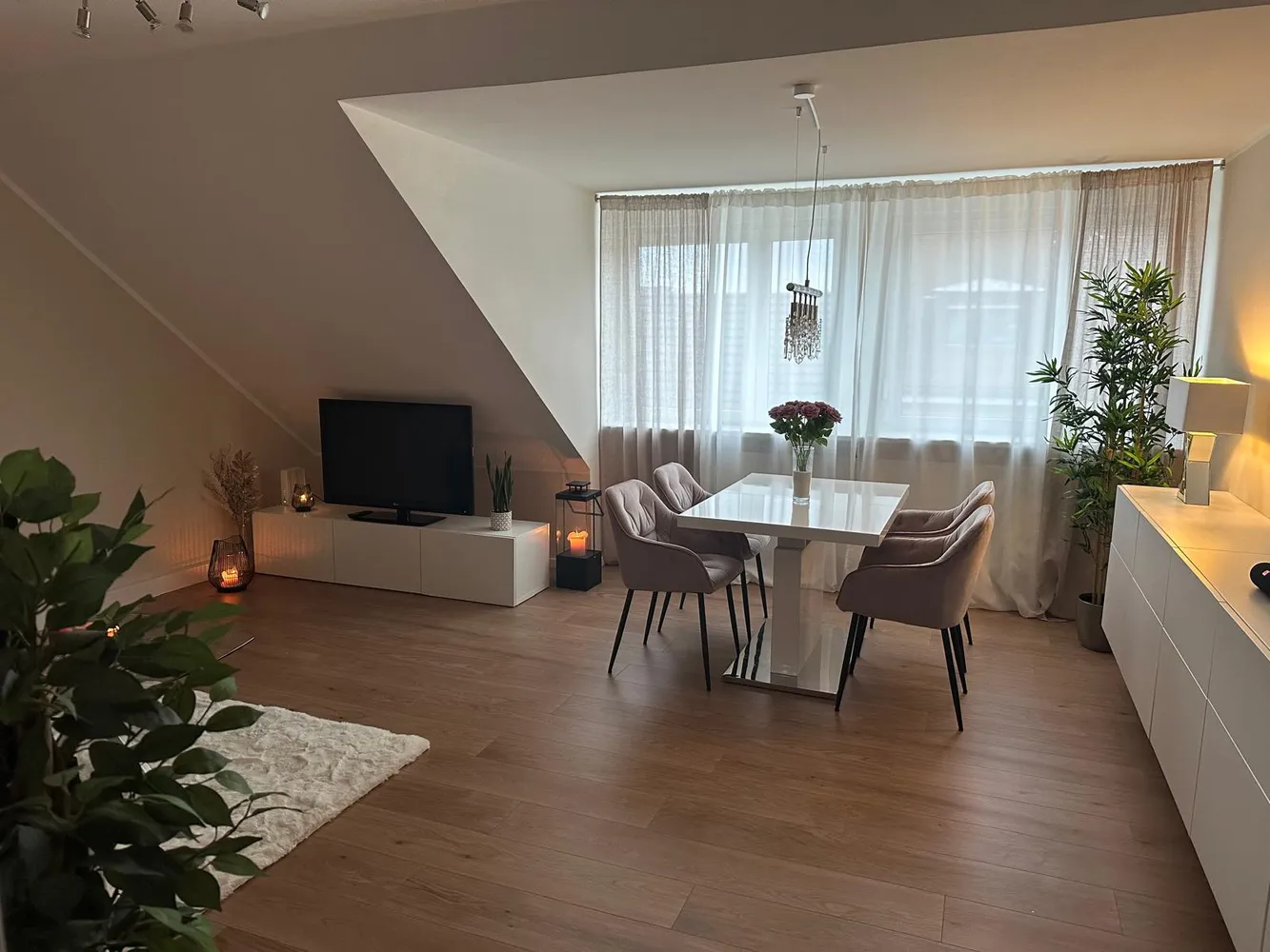 3 Zimmer Wohnung mit 82 m² in Karlsruhe – Bild 1