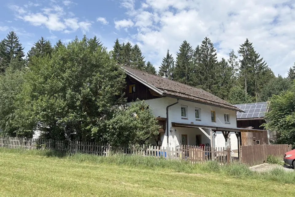 7 Zimmer Haus mit 254 m² in Deggendorf – Bild 2