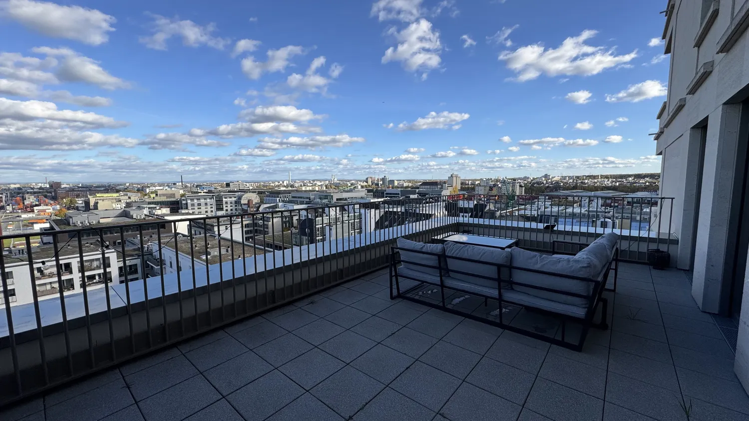 2 room apartment with 69 m² in Frankfurt am Main – Photo 1