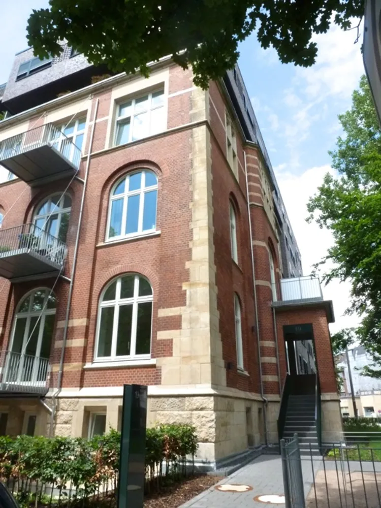 2 Zimmer Wohnung mit 87 m² in Hamburg – Bild 2