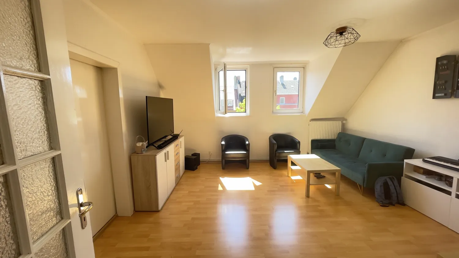 4 Zimmer Wohnung mit 93 m² in Wiesbaden – Bild 1