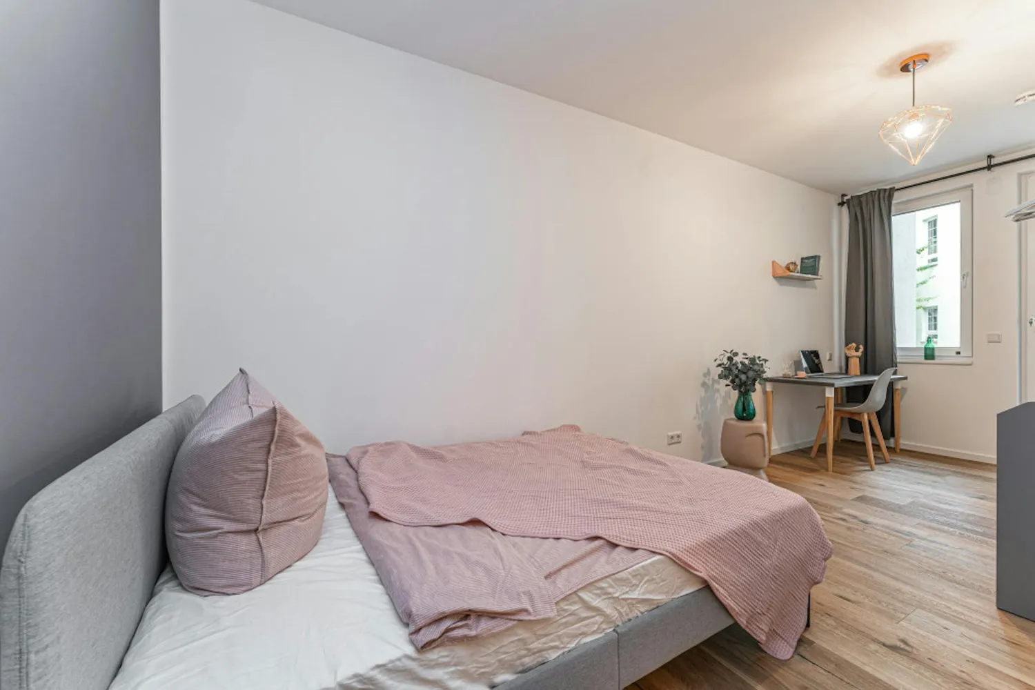 Shared room with 14 m² in Berlin – Photo 1