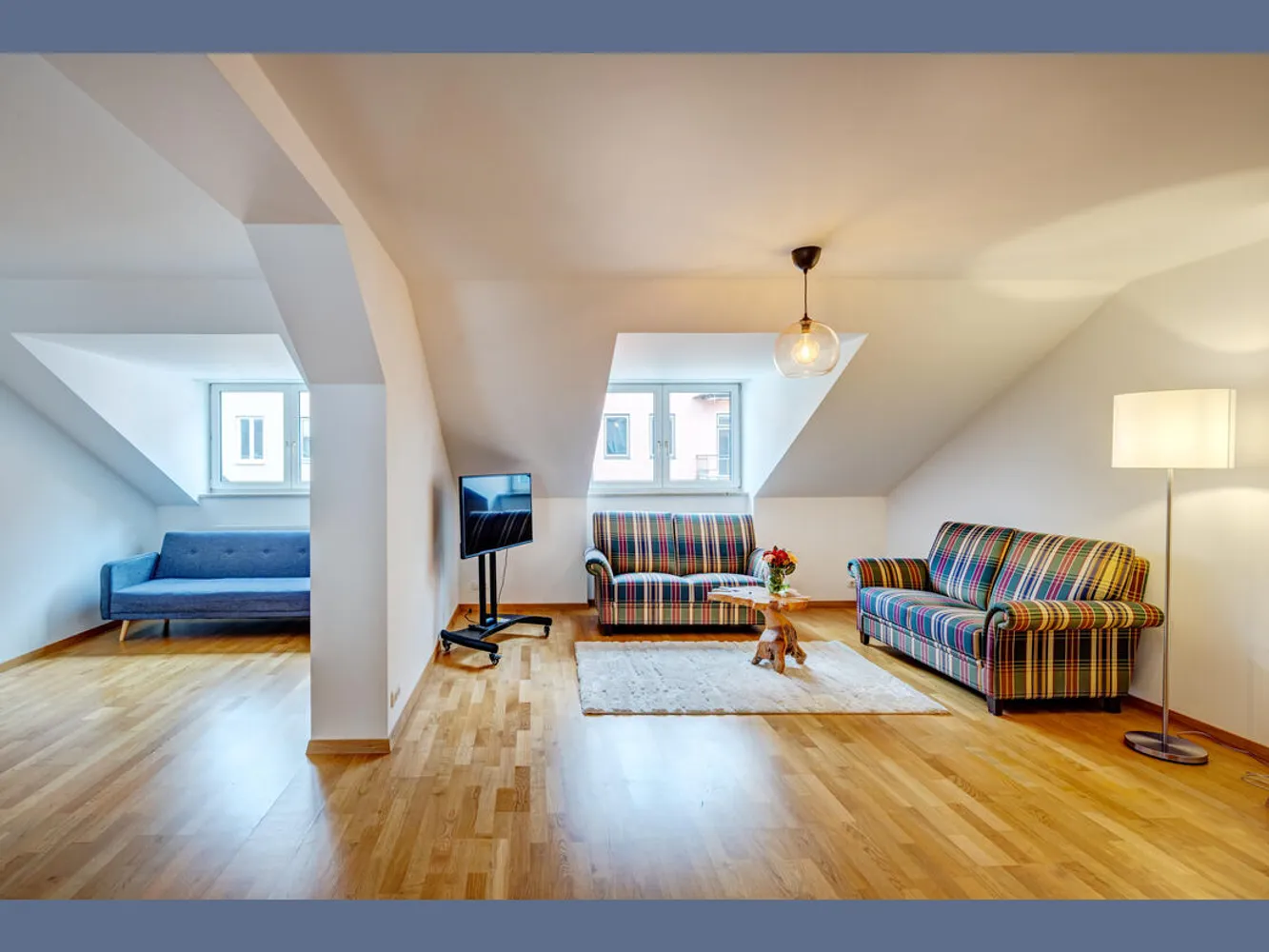 2 room apartment with 99 m² in Munich – Photo 1