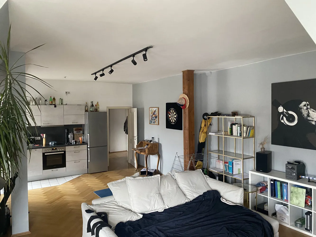 2 Zimmer Wohnung mit 65 m² in München – Bild 2