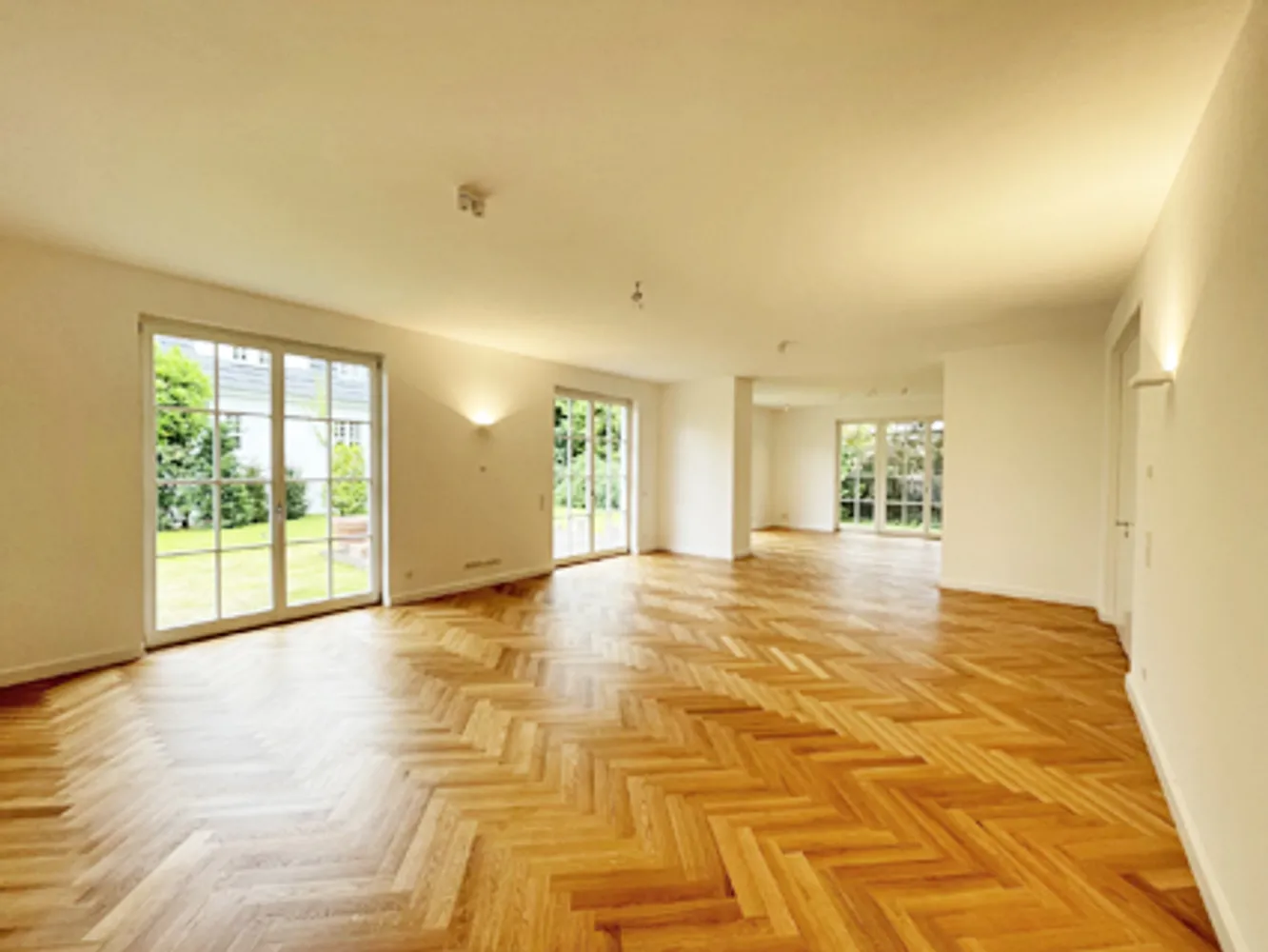7 Zimmer Haus mit 298 m² in Meerbusch – Bild 2