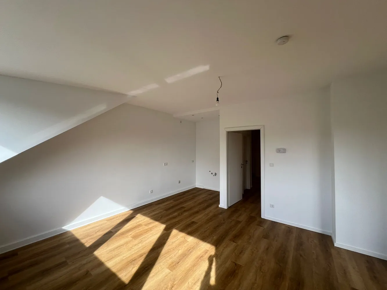 4 Zimmer Wohnung mit 108 m² in Düsseldorf – Bild 4
