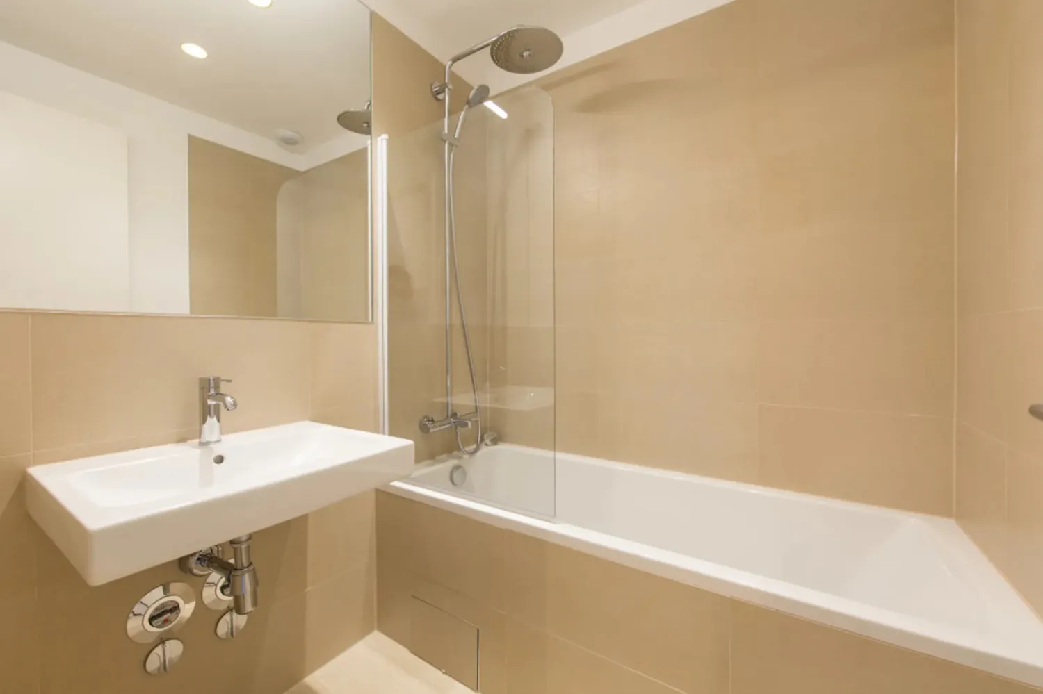 Shared room with 11 m² in Berlin – Photo 1