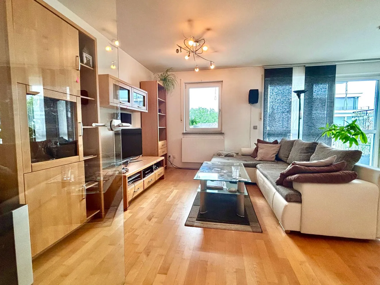 3 Zimmer Wohnung mit 72 m² in München – Bild 2