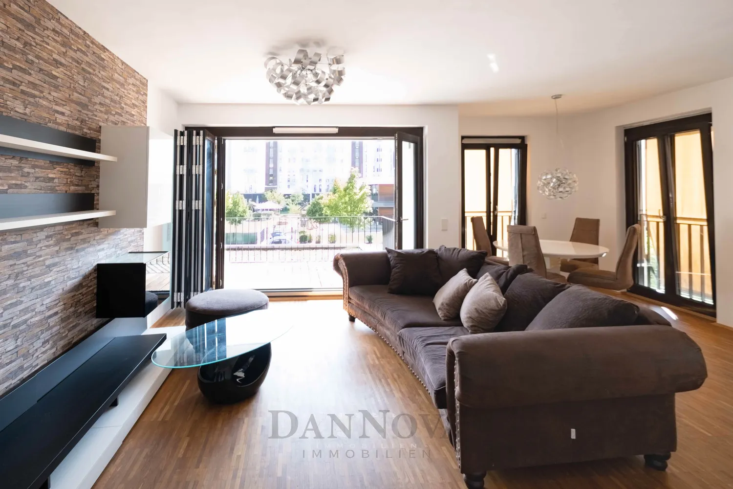 2 room apartment with 60 m² in Frankfurt am Main – Photo 2