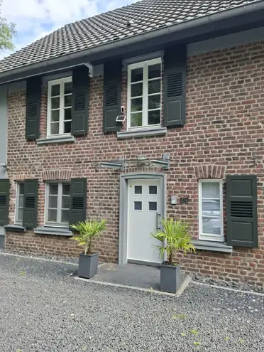2 Zimmer Wohnung mit 170 m² in Düsseldorf – Bild 1