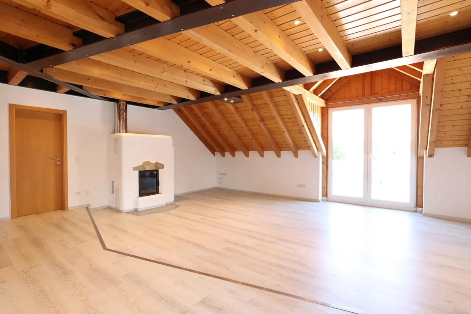 4 Zimmer Wohnung mit 149 m² in Kaiserslautern – Bild 2