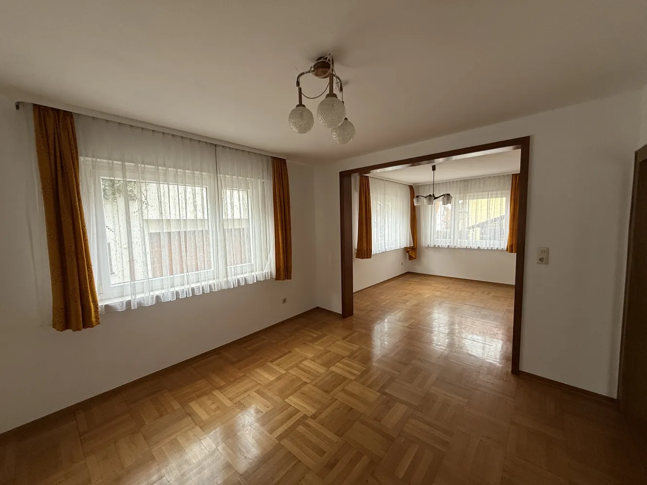 6 Zimmer Wohnung mit 142 m² in Metzingen – Bild 4