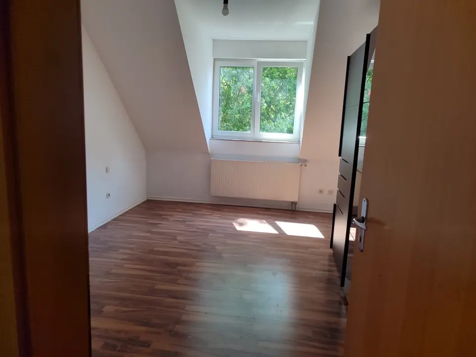 6 Zimmer Wohnung mit 140 m² in Kassel – Bild 4