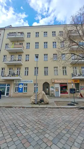 2 Zimmer Wohnung mit 87 m² in Berlin – Bild 1