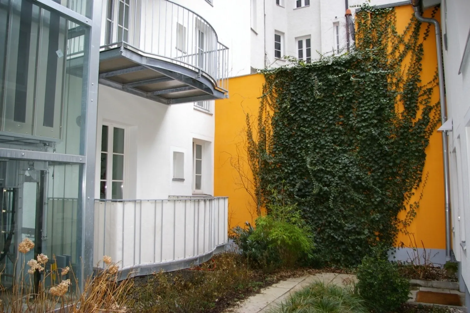 2 room apartment with 68 m² in Munich – Photo 5