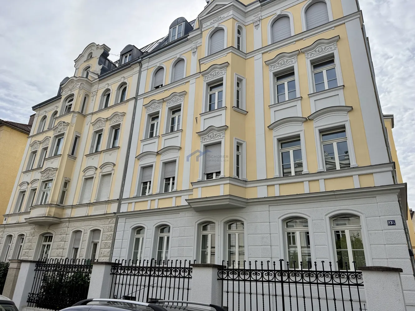5 Zimmer Wohnung mit 160 m² in Augsburg – Bild 1
