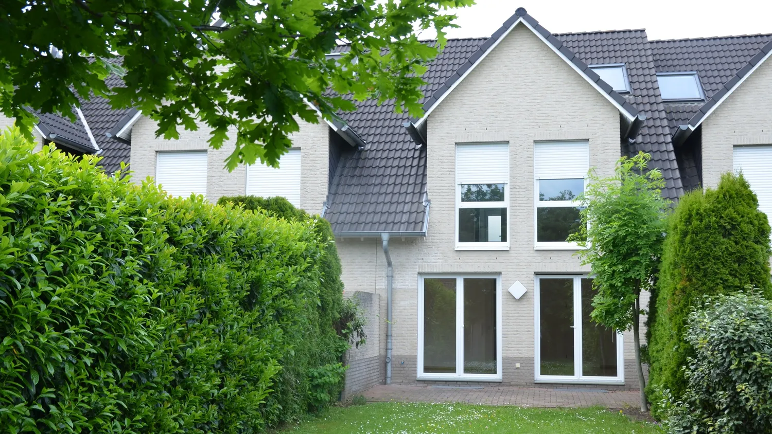 6 Zimmer Haus mit 130 m² in Düsseldorf – Bild 1