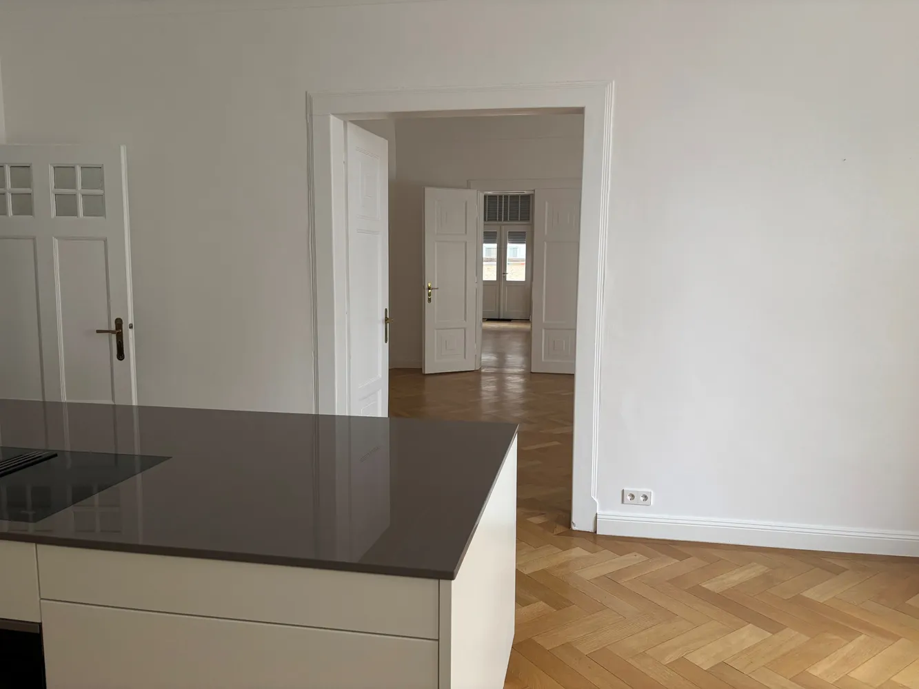 5 Zimmer Wohnung mit 330 m² in München – Bild 7