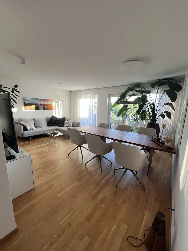 6 Zimmer Wohnung mit 151 m² in Düsseldorf – Bild 2