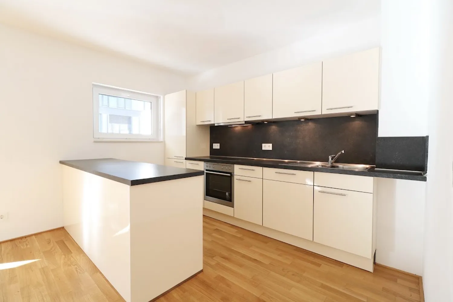 4 Zimmer Wohnung mit 106 m² in Frankfurt am Main – Bild 6