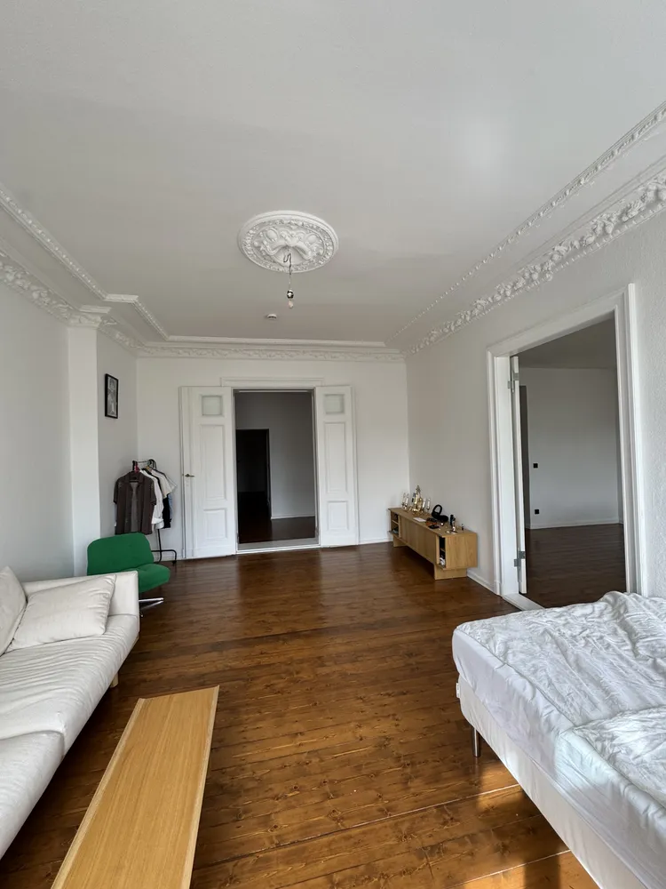 4 Zimmer Wohnung mit 130 m² in Berlin – Bild 2
