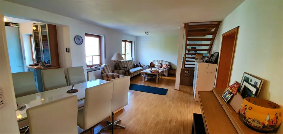 6 Zimmer Wohnung mit 160 m² in Nürnberg – Bild 1