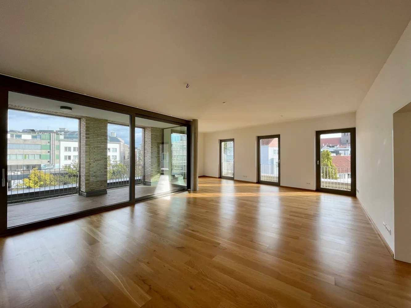 2 Zimmer Wohnung mit 127 m² in Hannover – Bild 2