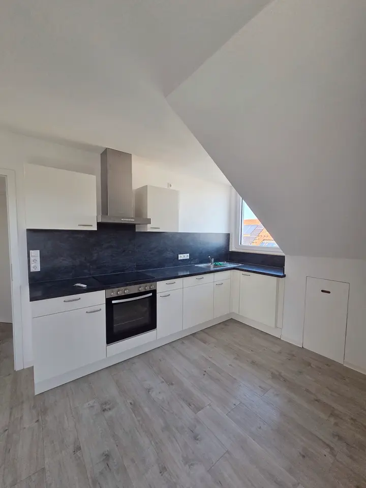 2 Zimmer Wohnung mit 100 m² in Metzingen – Bild 3