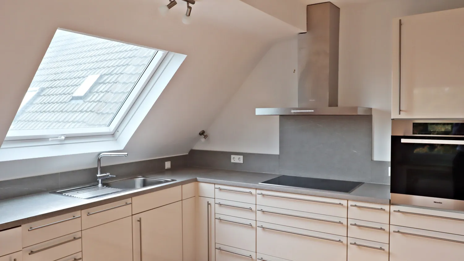 2 Zimmer Wohnung mit 60 m² in Düsseldorf – Bild 3