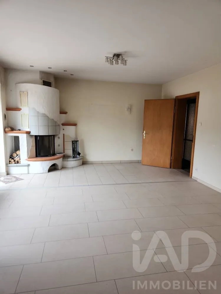 10 Zimmer Haus mit 240 m² in Saarbrücken – Bild 2