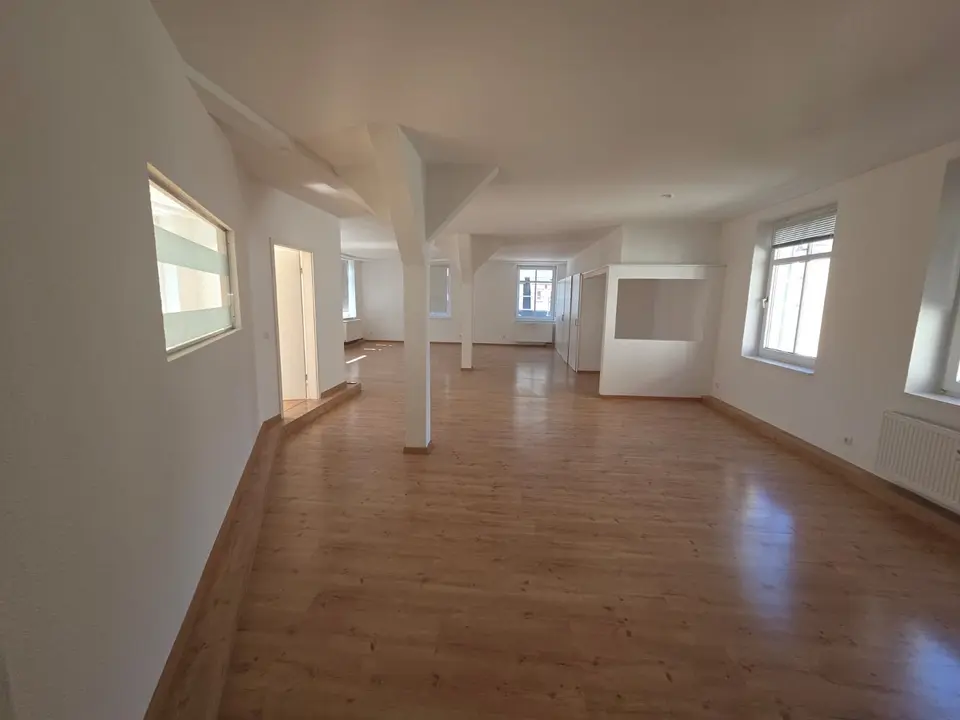 3 Zimmer Wohnung mit 137 m² in Sonneberg – Bild 3