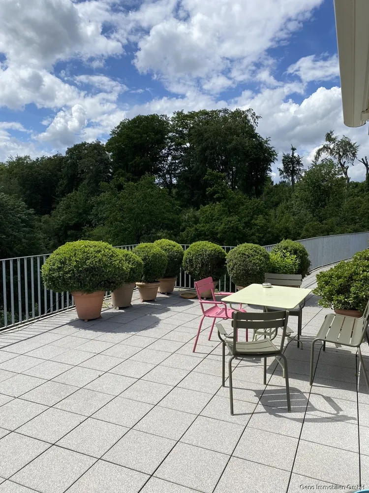 4 Zimmer Wohnung mit 163 m² in Essen – Bild 2
