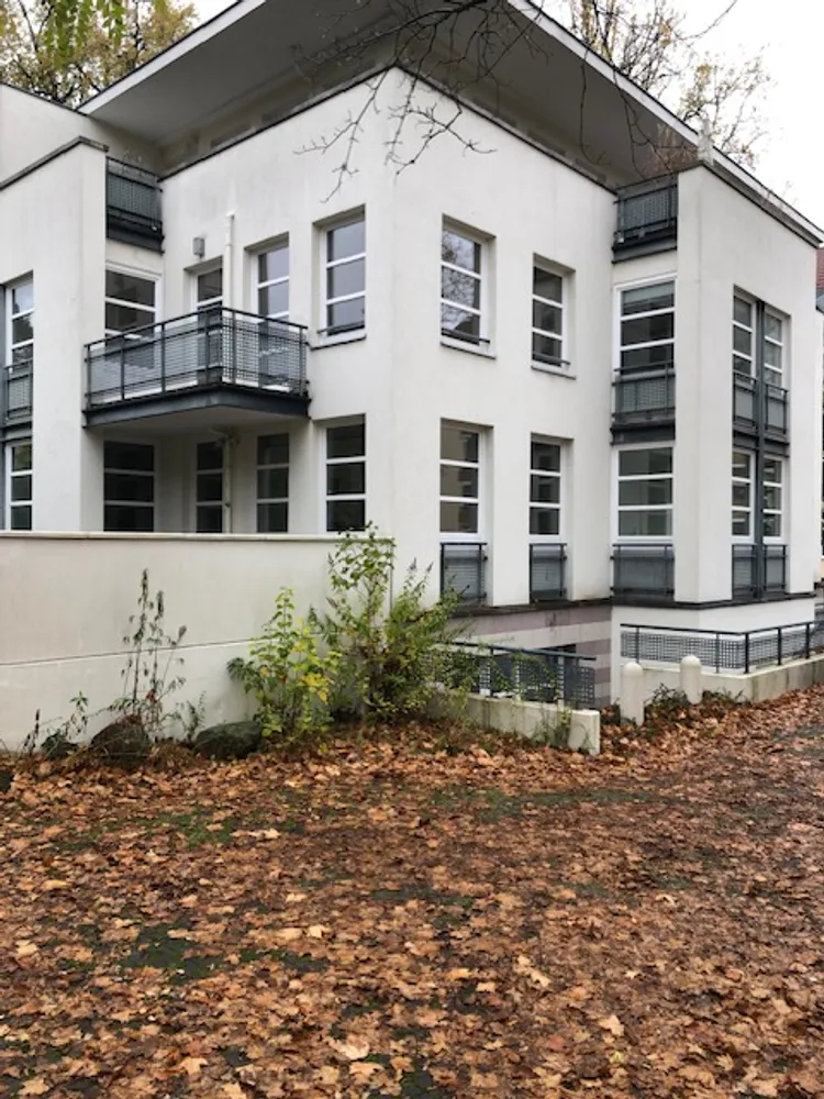 4 Zimmer Wohnung mit 196 m² in Berlin – Bild 2