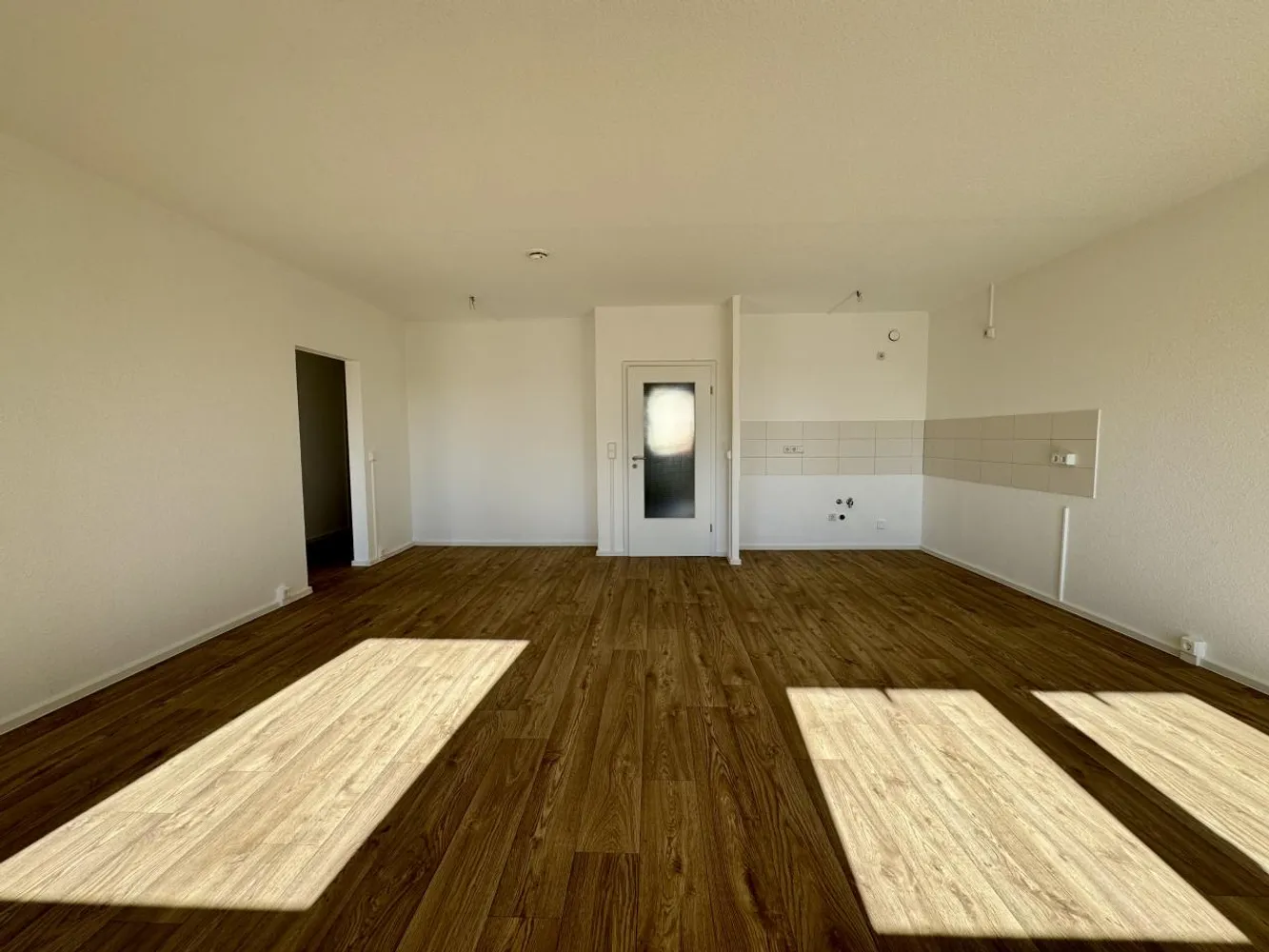 4 Zimmer Wohnung mit 98 m² in Chemnitz – Bild 2