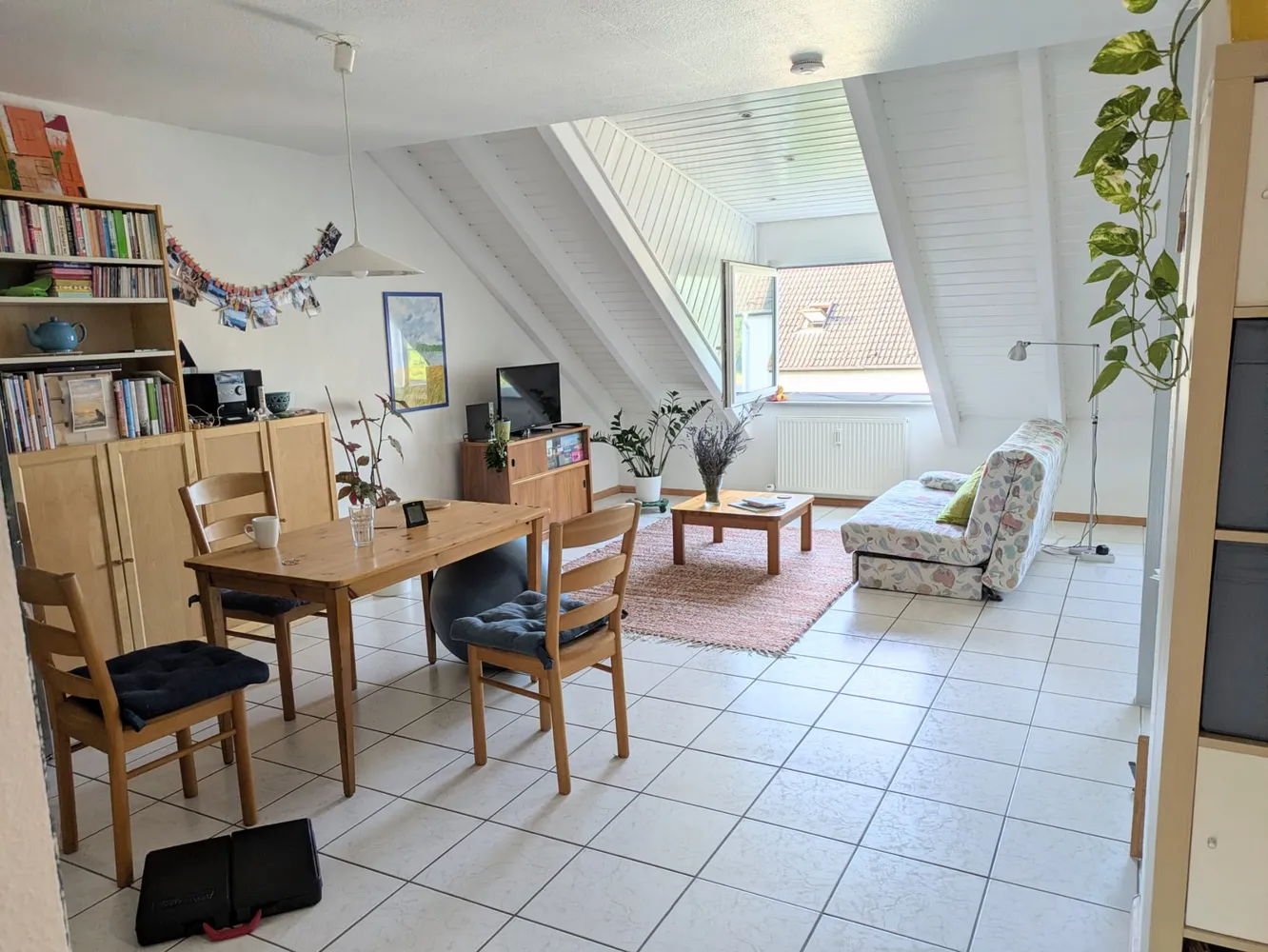 2 Zimmer Wohnung mit 65 m² in Karlsruhe – Bild 2