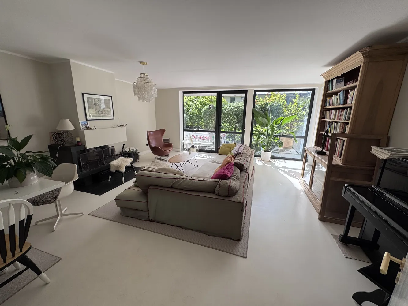 6 Zimmer Wohnung mit 200 m² in Hamburg – Bild 1