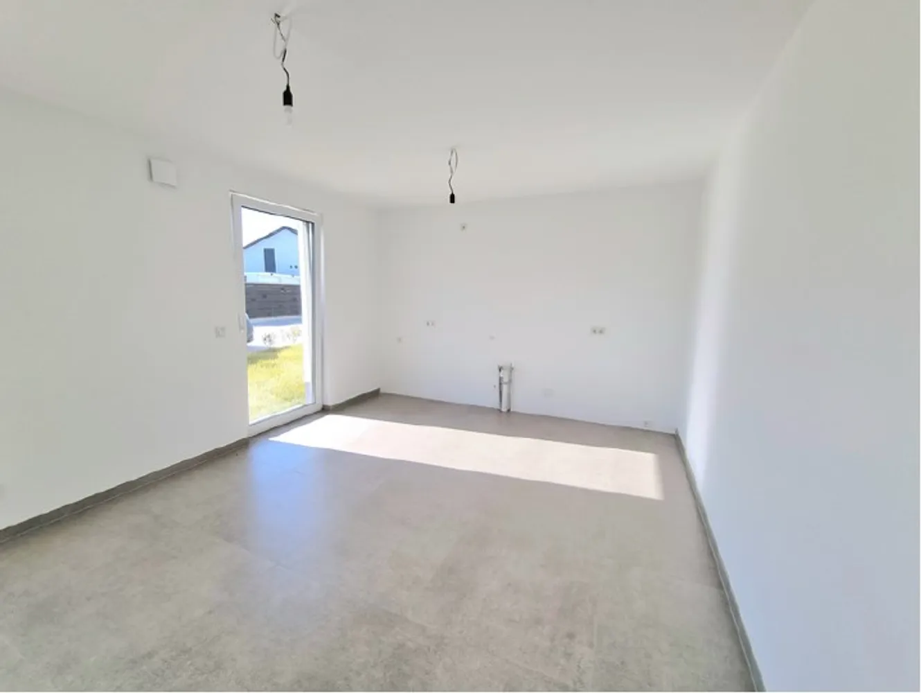4 Zimmer Wohnung mit 119 m² in Homburg – Bild 2