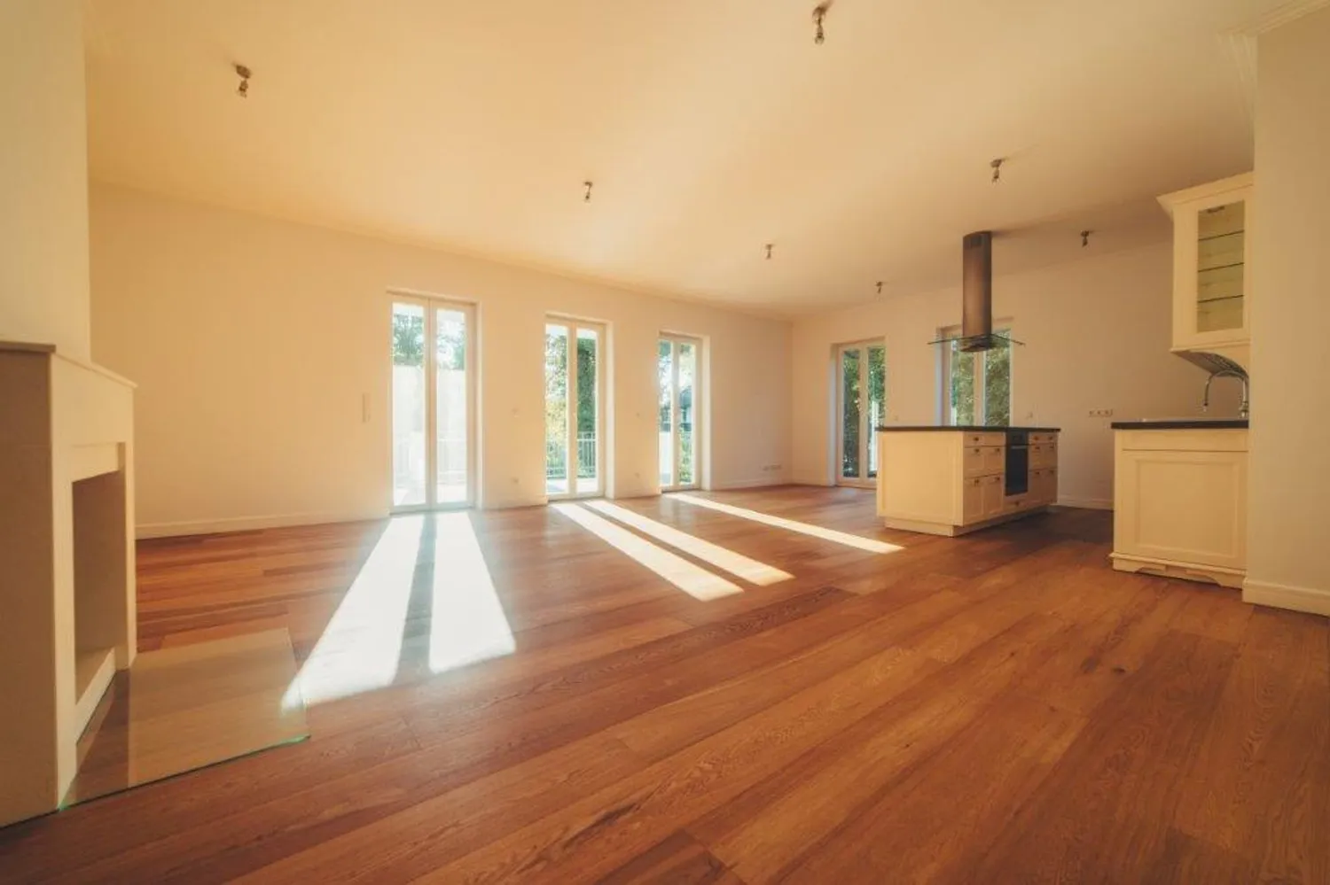 4 Zimmer Wohnung mit 150 m² in Berlin – Bild 2