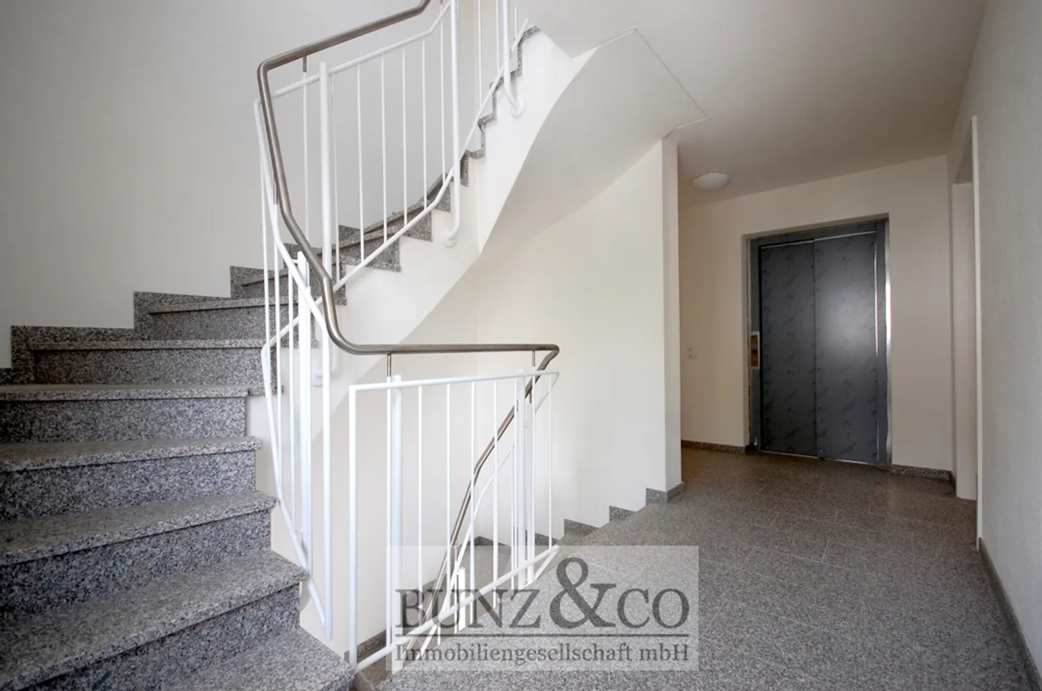 2 Zimmer Wohnung mit 66 m² in München – Bild 7
